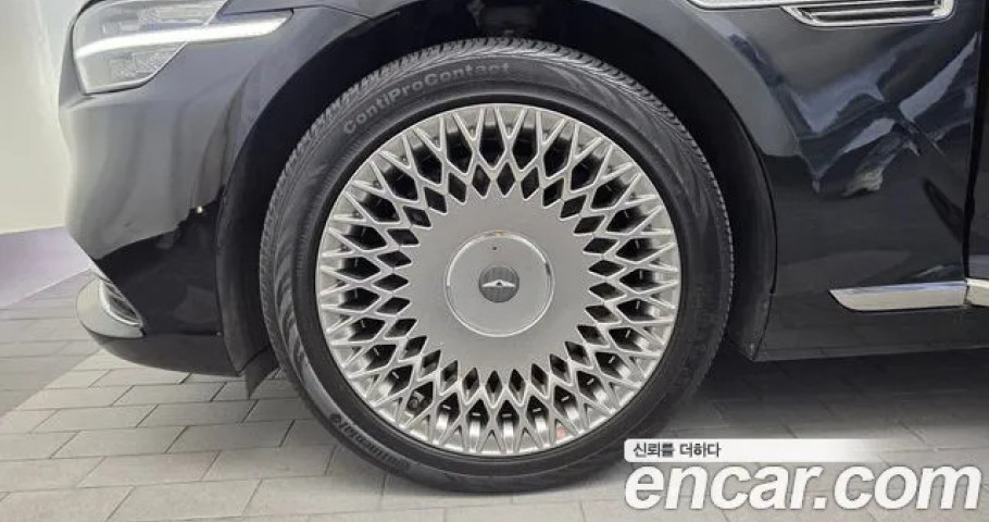 Genesis G90 