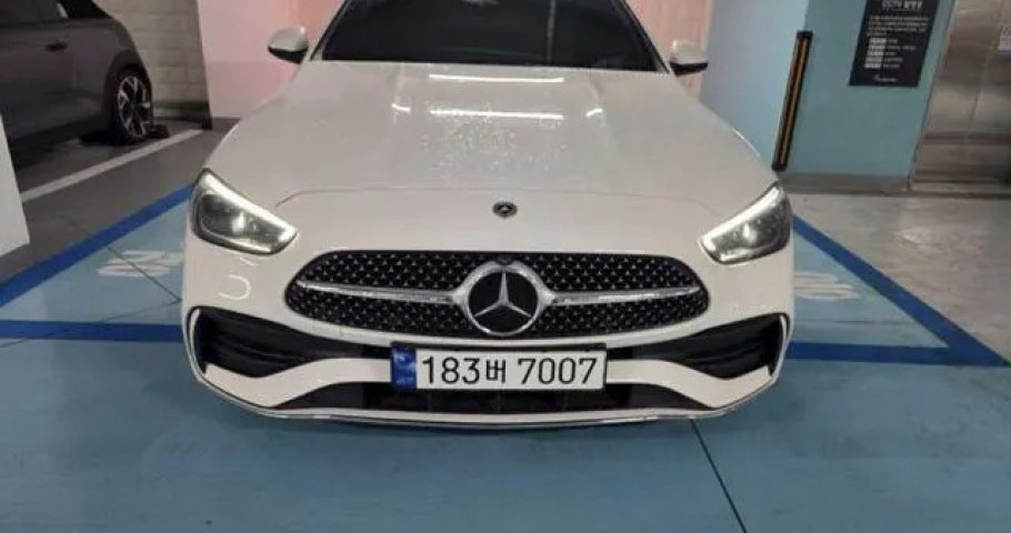 Mercedes-Benz C-Class 