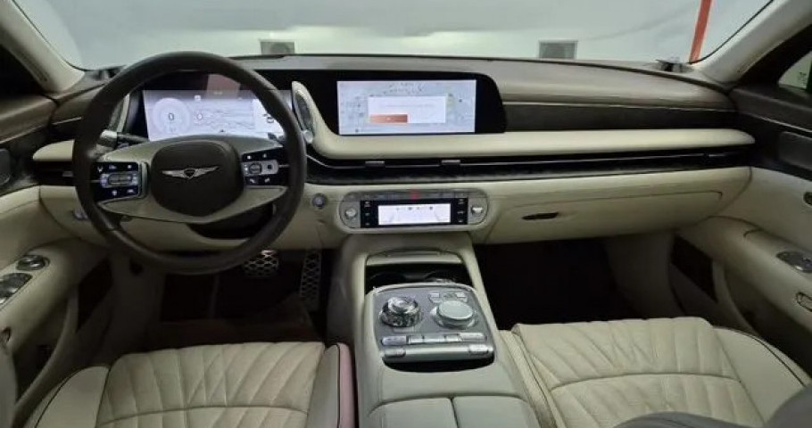 Genesis G90 