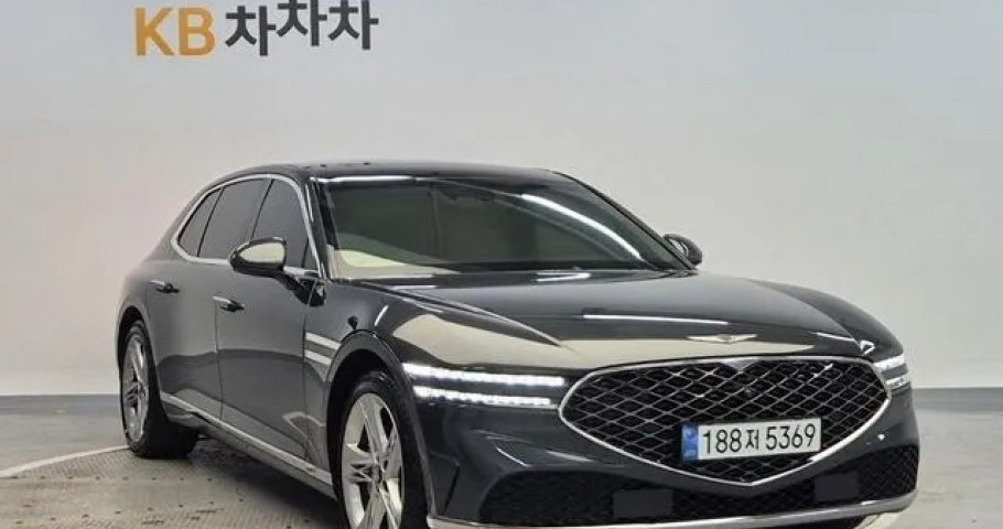 Genesis G90 