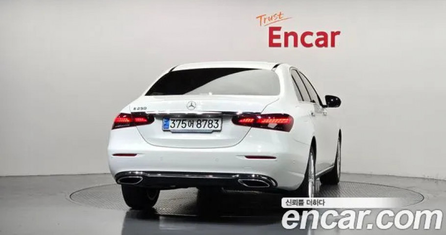 Mercedes-Benz E-Class 