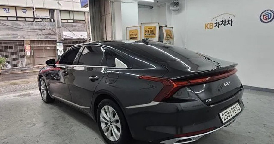 Kia K8 