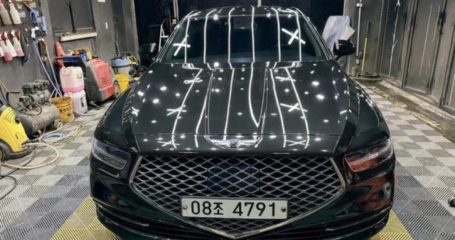 Genesis G90 