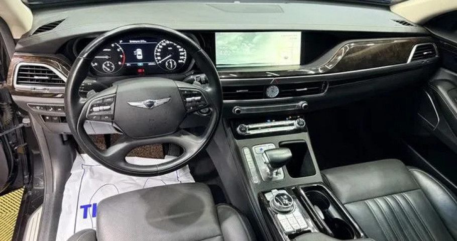 Genesis G90 