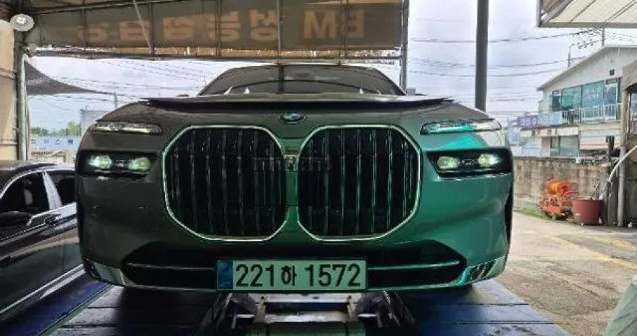 Bmw 7-Series 