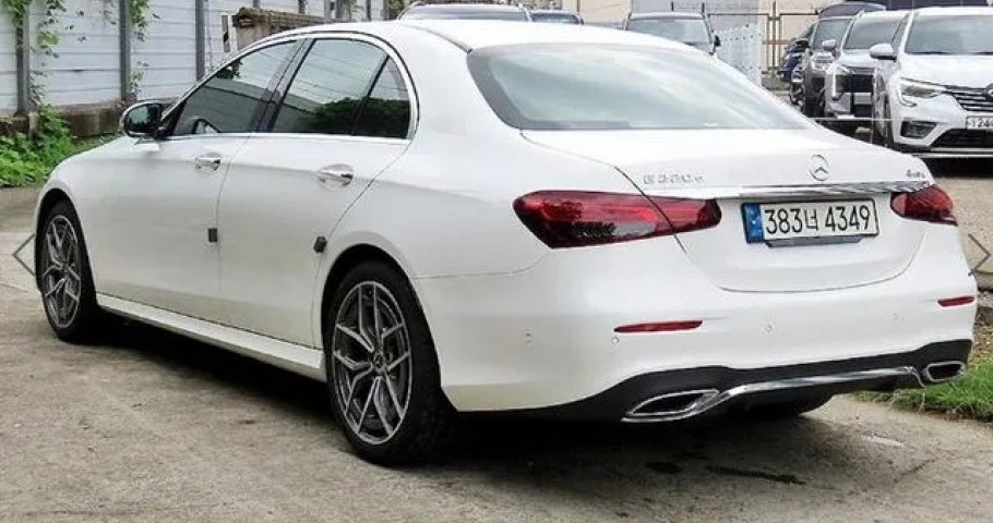 Mercedes-Benz E-Class 
