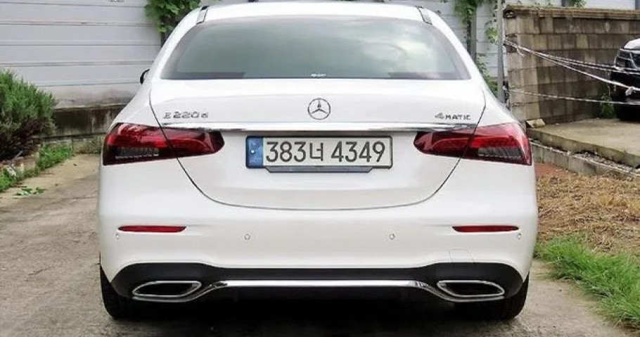 Mercedes-Benz E-Class 