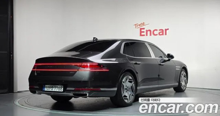 Genesis G90 