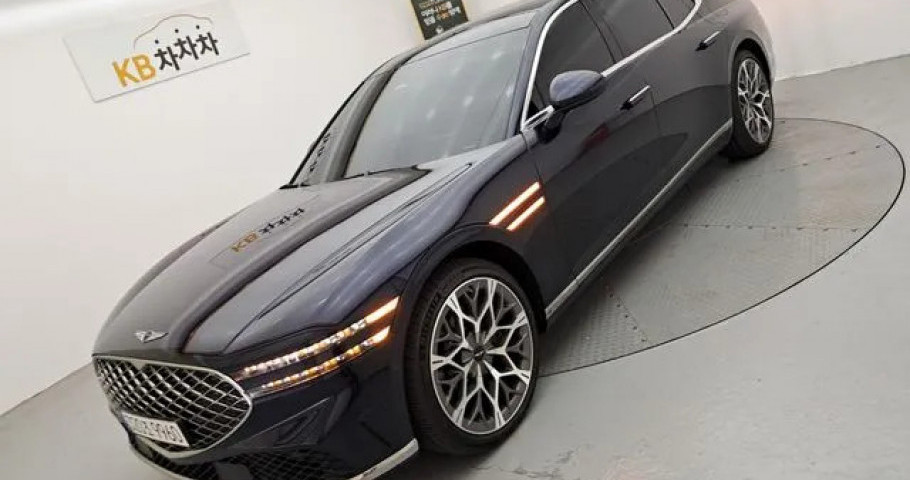Genesis G90 