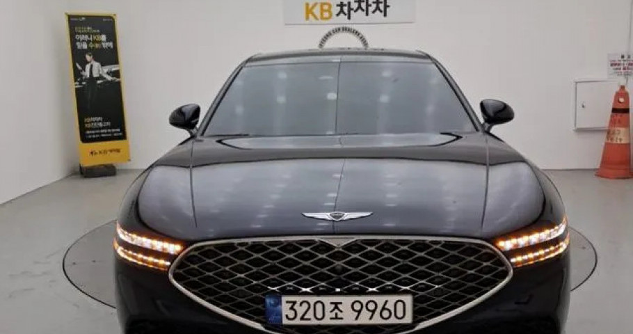 Genesis G90 
