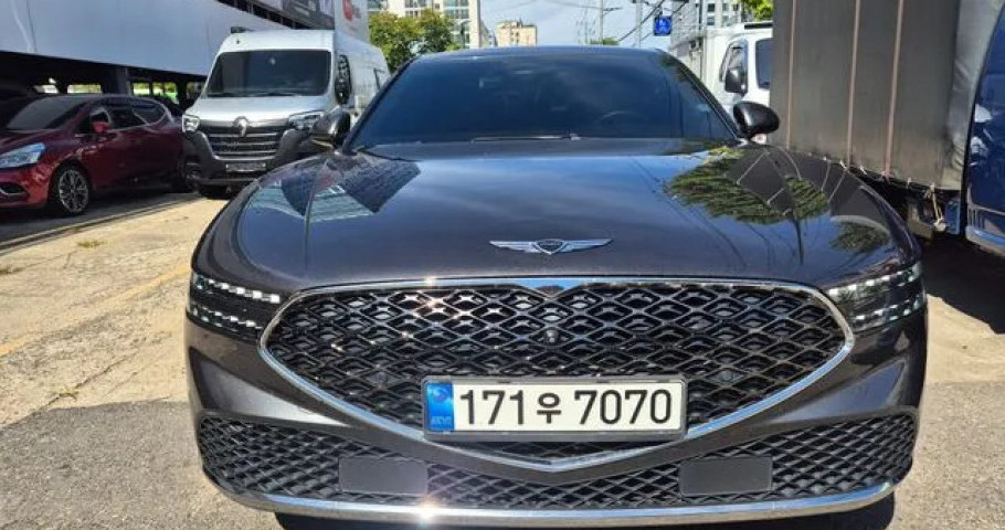 Genesis G90 