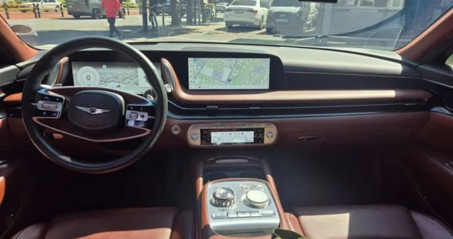 Genesis G90 