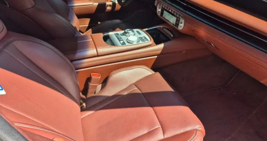 Genesis G90 