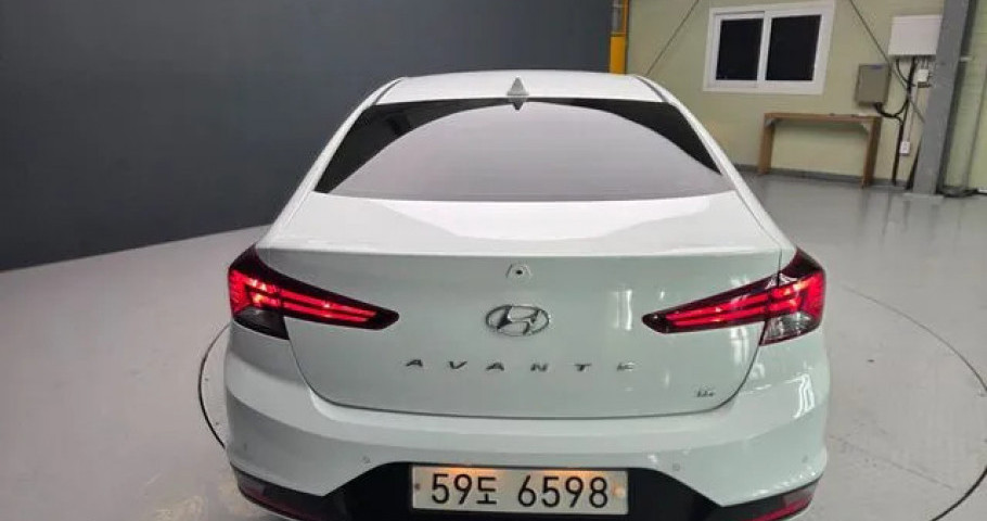 Hyundai Avante (Elantra) 
