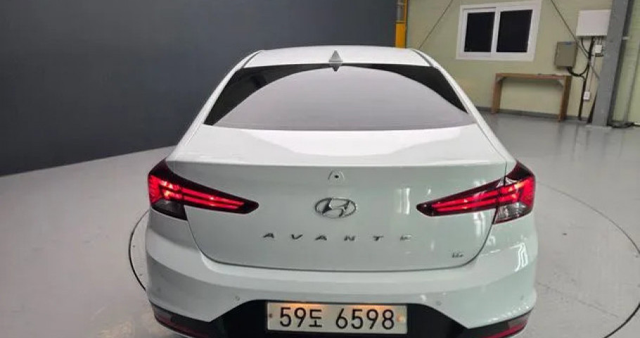 Hyundai Avante (Elantra) 