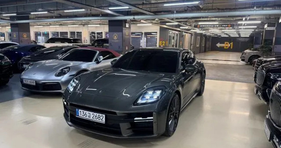 Porsche Panamera 