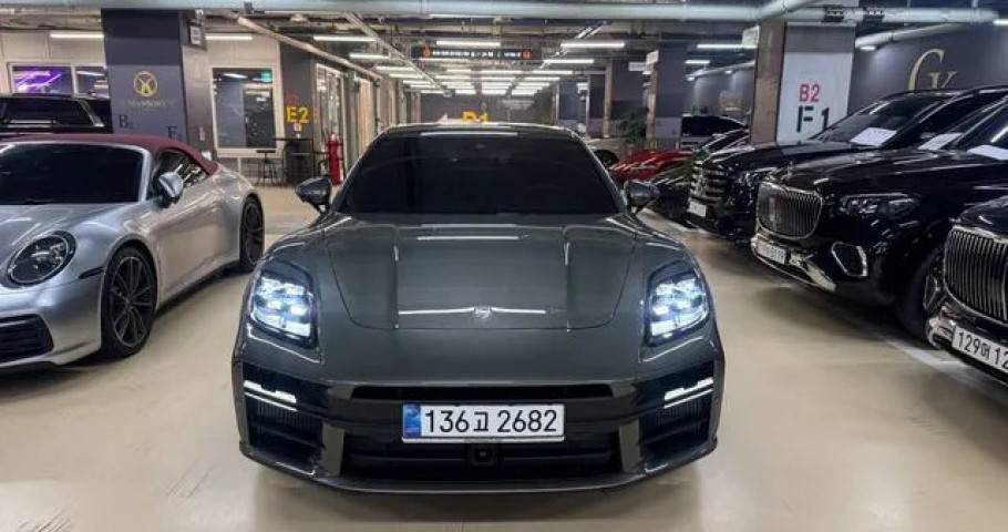 Porsche Panamera 