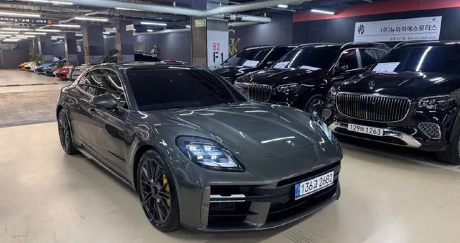 Porsche Panamera 