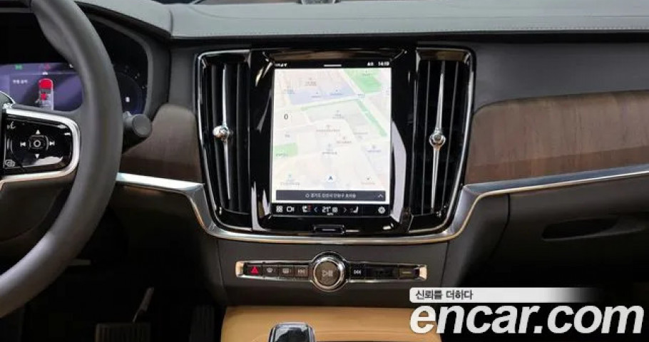 Volvo S90 