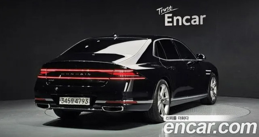 Genesis G90 