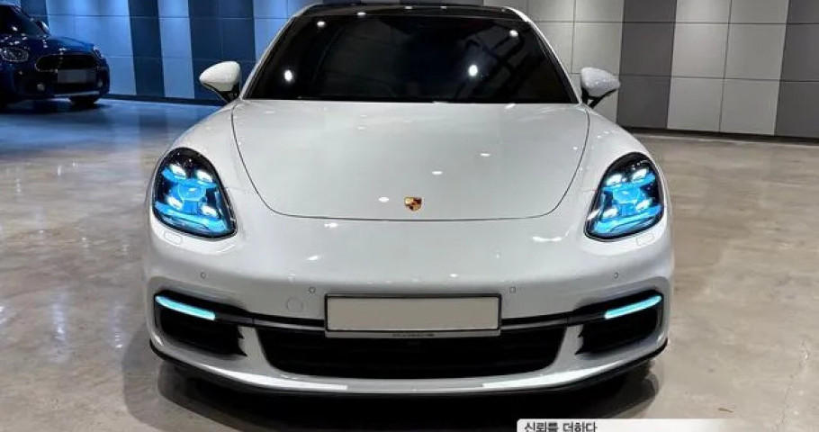 Porsche Panamera 