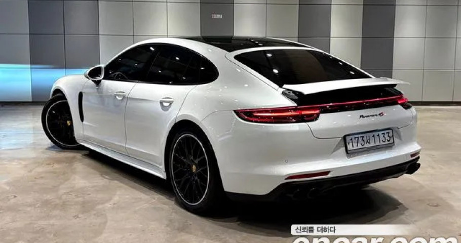 Porsche Panamera 