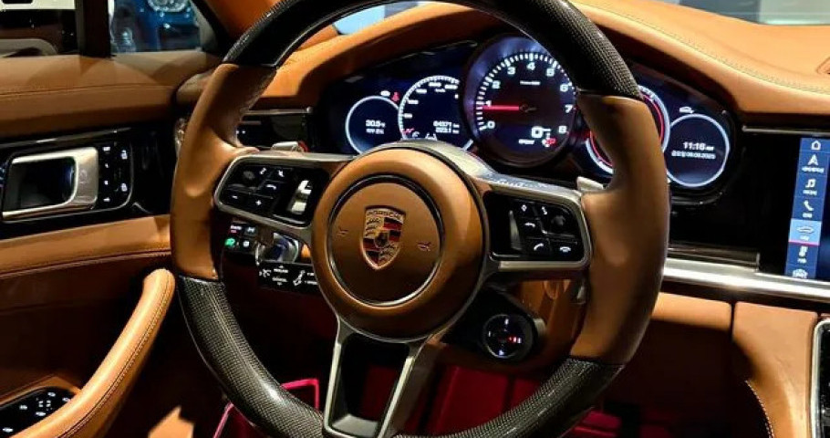 Porsche Panamera 