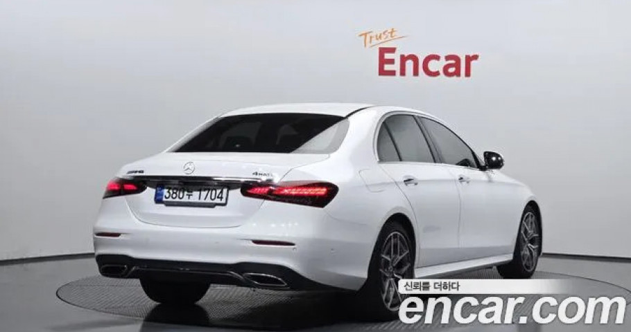 Mercedes-Benz E-Class 
