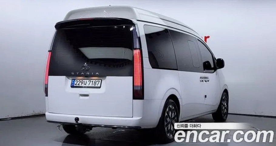 Hyundai Staria 