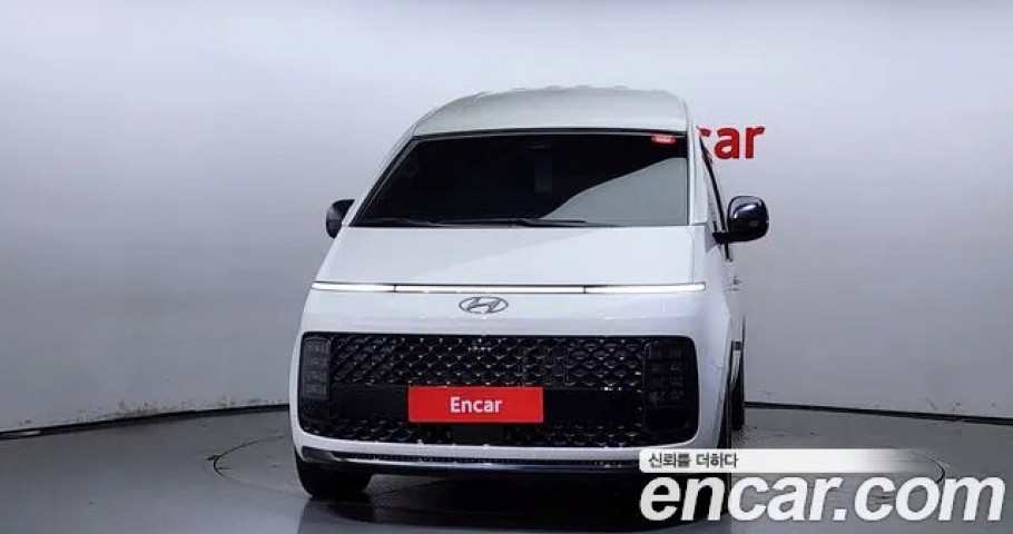 Hyundai Staria 