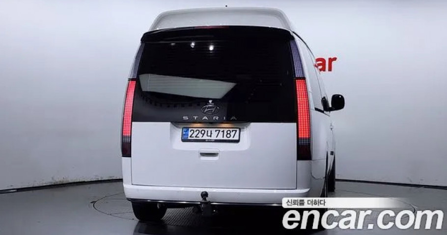 Hyundai Staria 