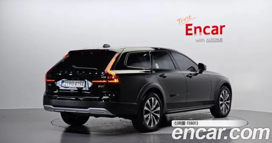 Volvo V90 