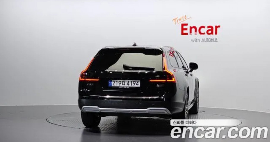 Volvo V90 