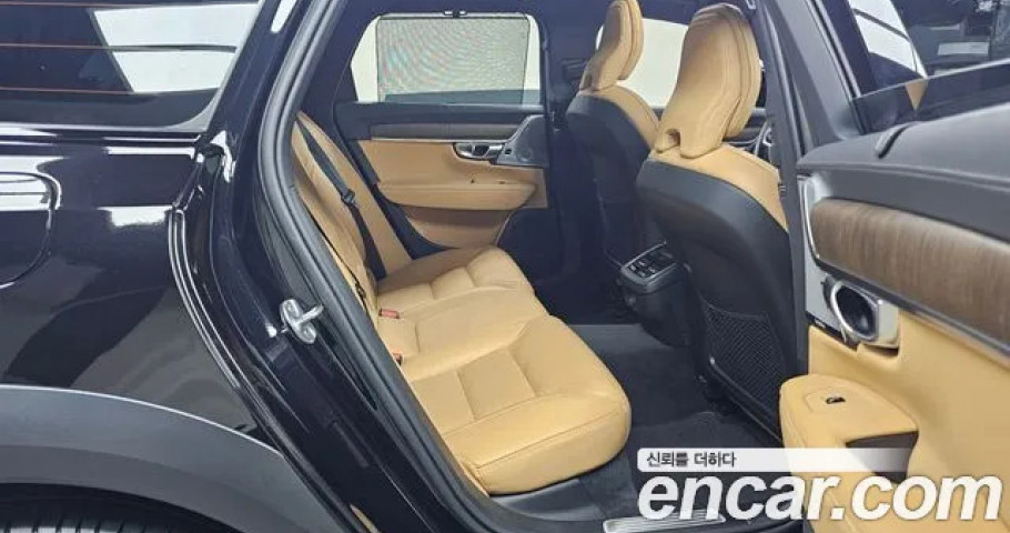 Volvo V90 