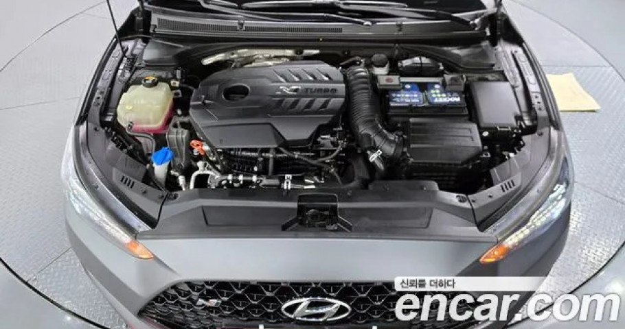 Hyundai Veloster 