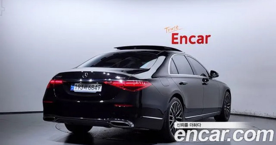 Mercedes-Benz S-Class 