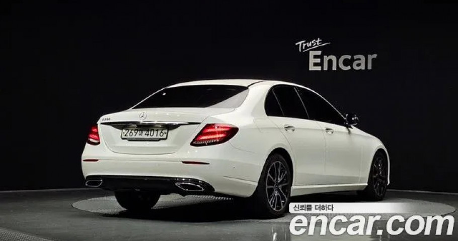 Mercedes-Benz E-Class 