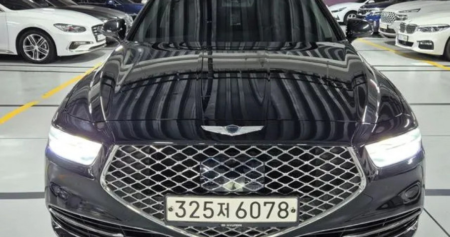 Genesis G90 