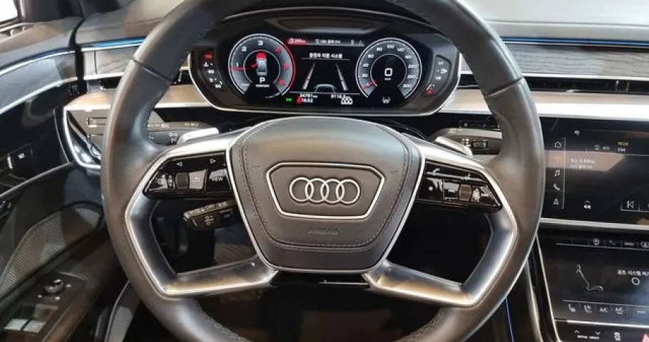 Audi A8 