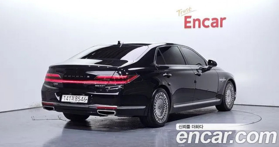 Genesis G90 