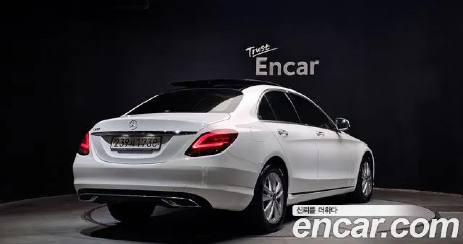 Mercedes-Benz C-Class 