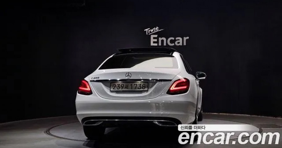 Mercedes-Benz C-Class 