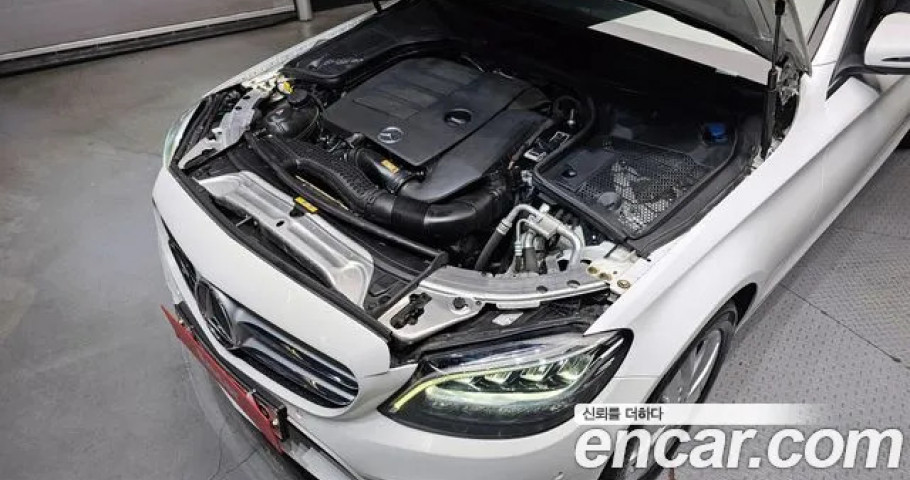 Mercedes-Benz C-Class 