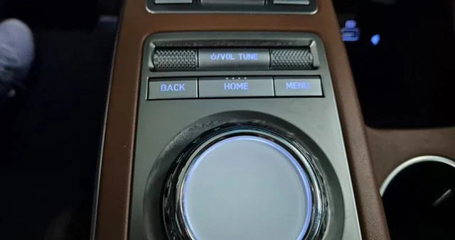 Genesis Gv70 