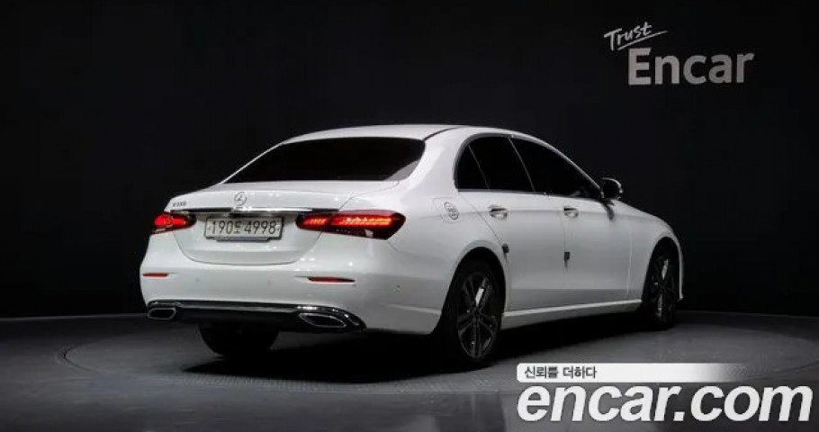 Mercedes-Benz E-Class 