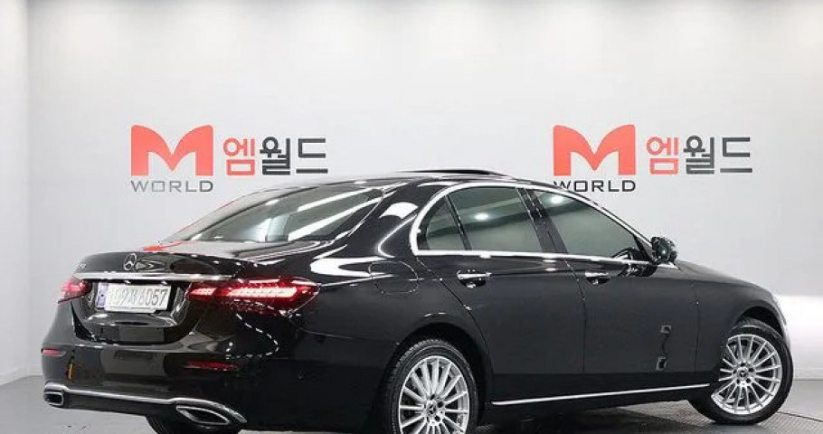 Mercedes-Benz E-Class 