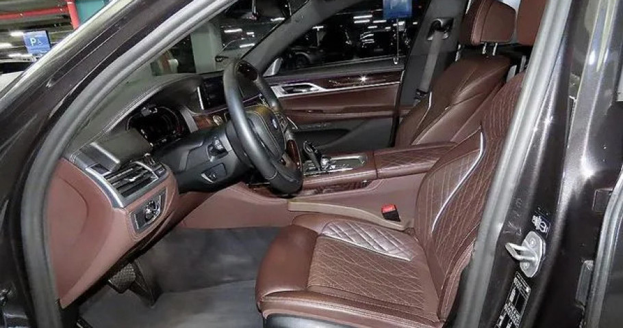 Bmw 7-Series 