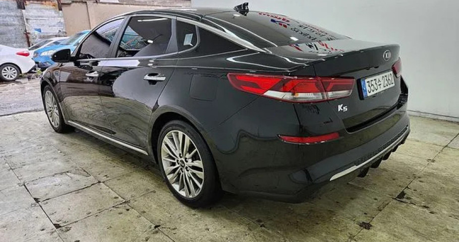 Kia K5 