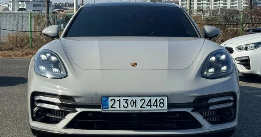 Porsche Panamera 