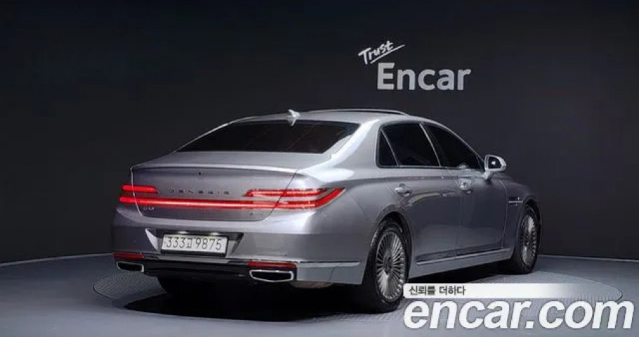 Genesis G90 